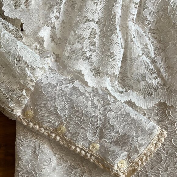 1980s Vintage girl’s Edwardian-style lace blouse, Girls size 14 - Picture 4 of 9